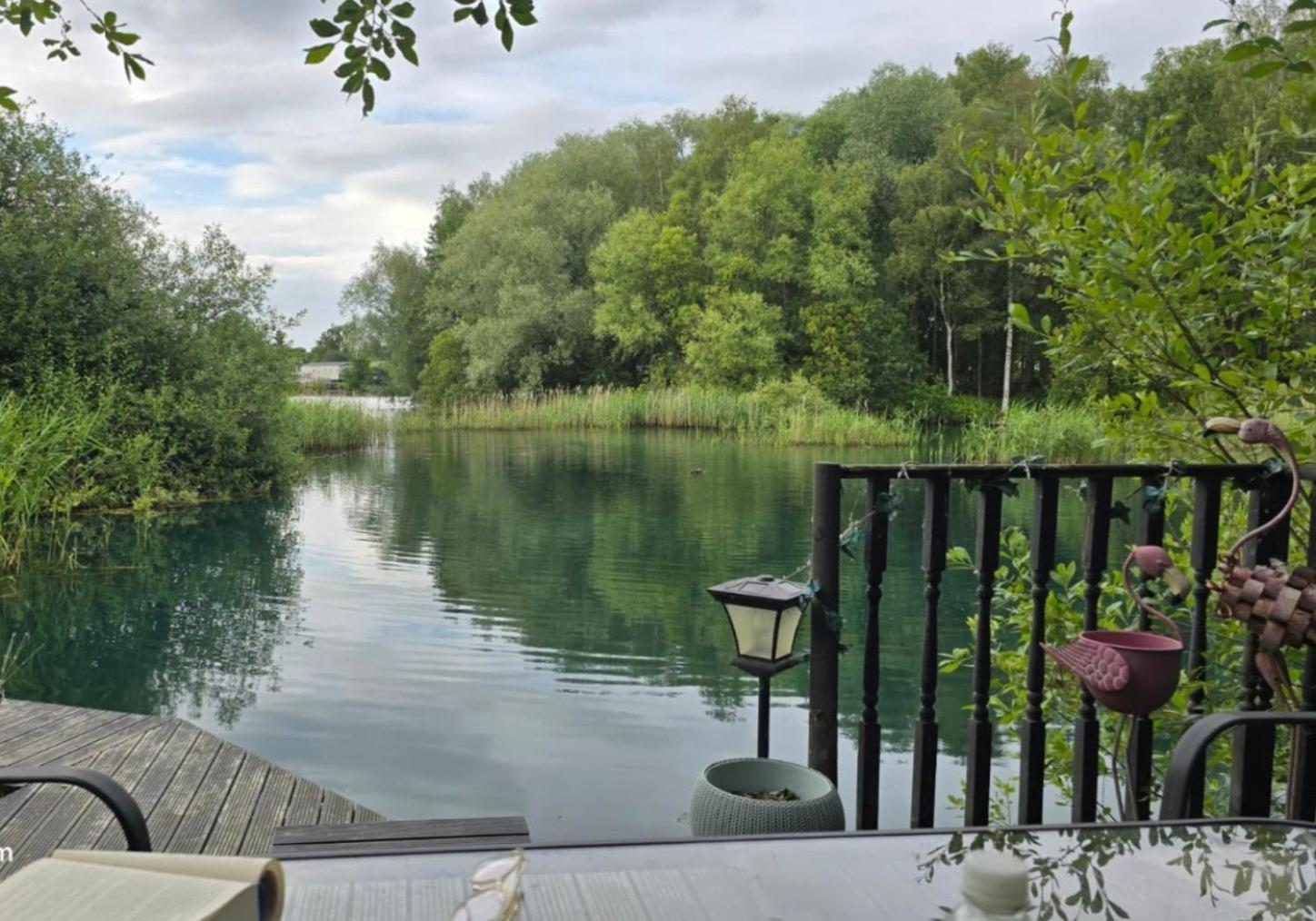 Luxury Lakeside Caravan With Hottub And Private Fishing Peg, Tattershall Lakes Kültér fotó