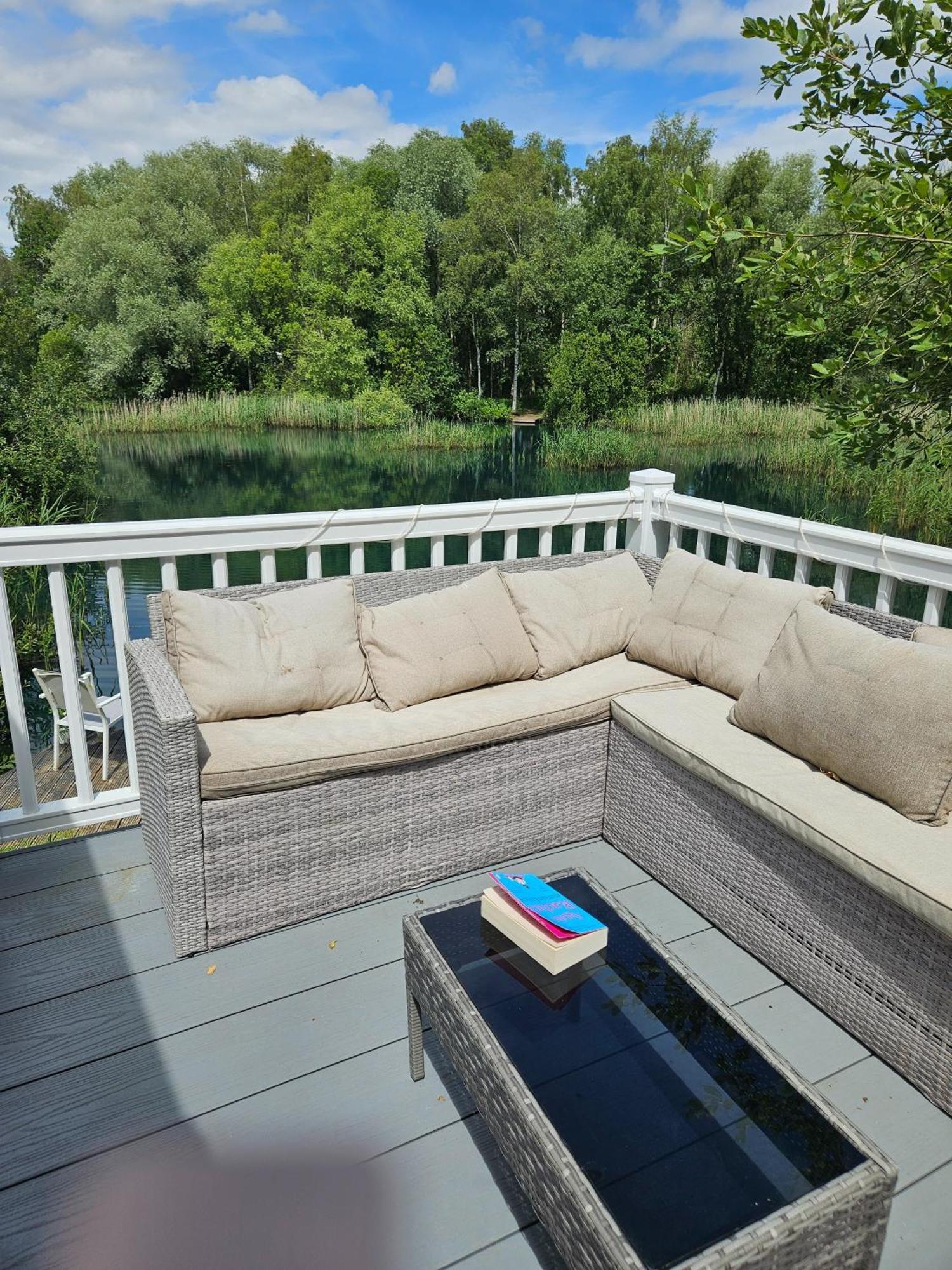 Luxury Lakeside Caravan With Hottub And Private Fishing Peg, Tattershall Lakes Kültér fotó