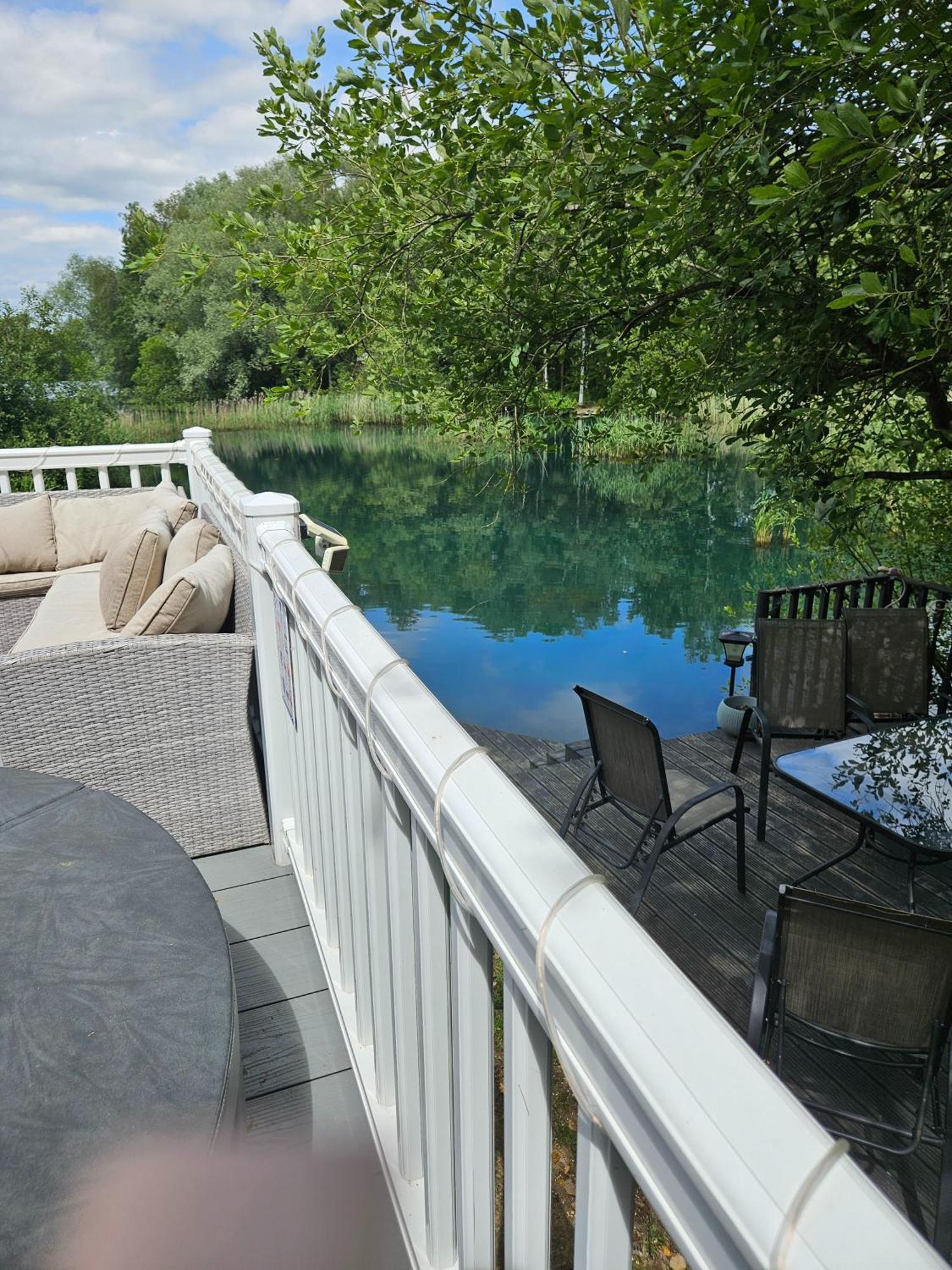 Luxury Lakeside Caravan With Hottub And Private Fishing Peg, Tattershall Lakes Kültér fotó