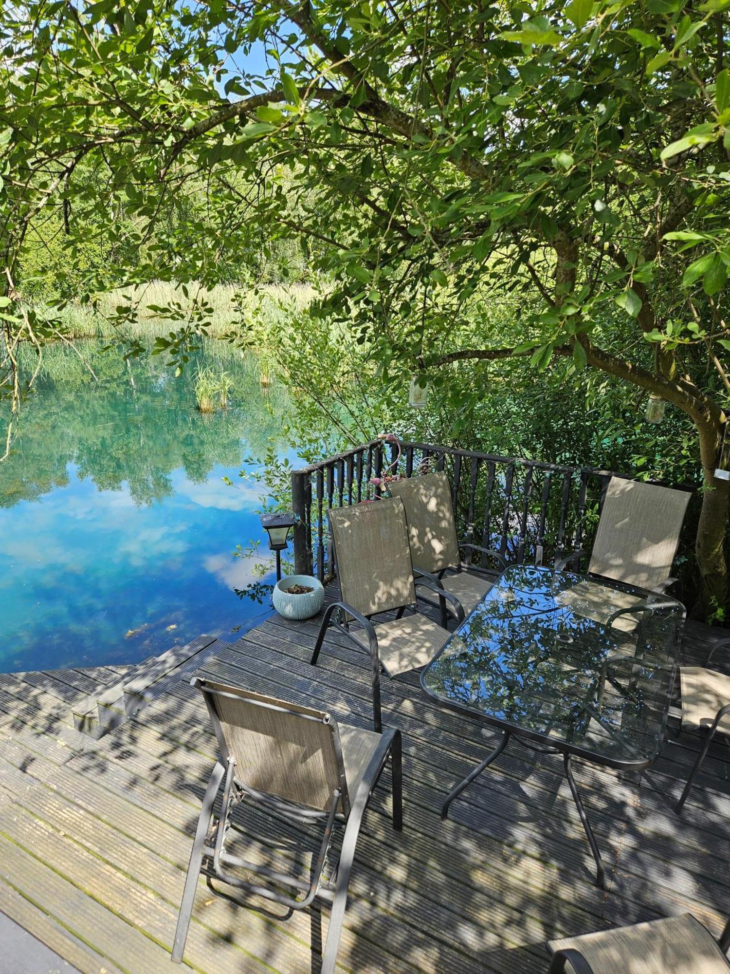 Luxury Lakeside Caravan With Hottub And Private Fishing Peg, Tattershall Lakes Kültér fotó